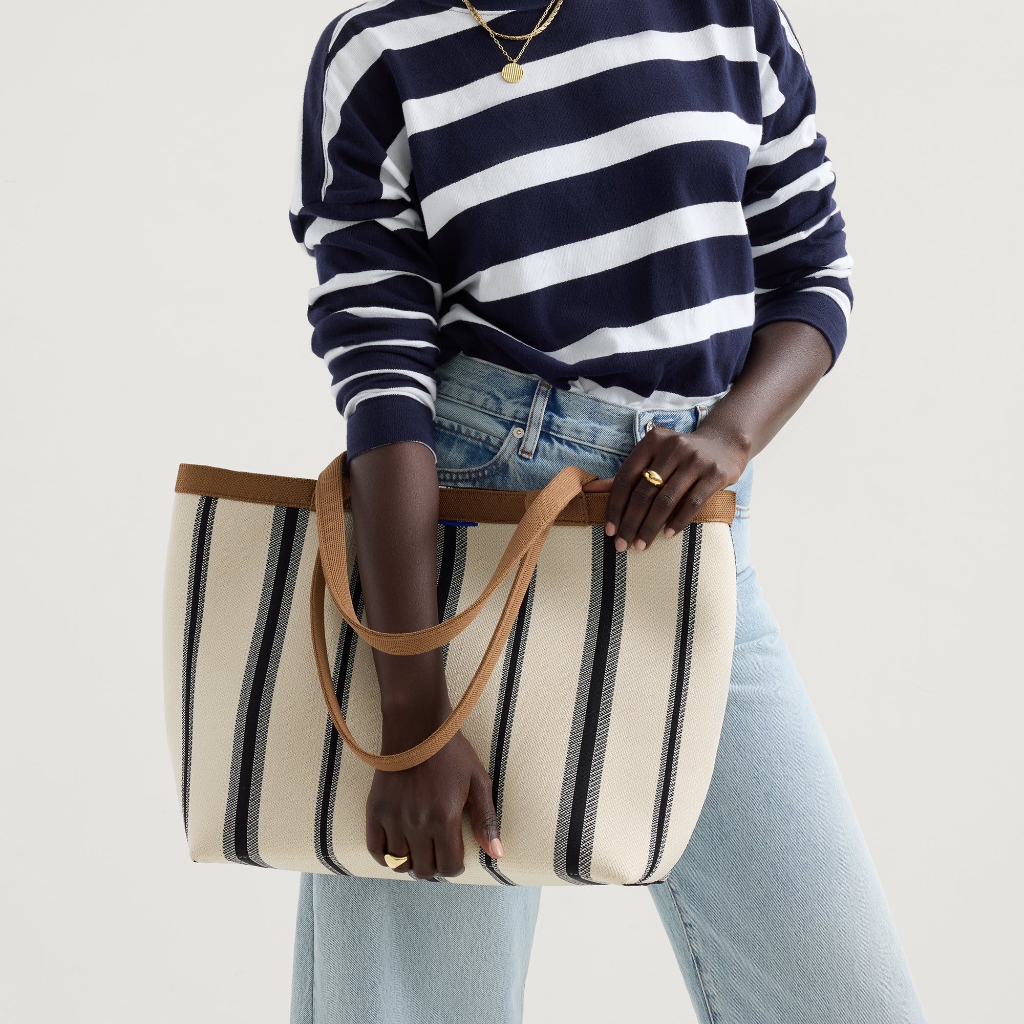 The Lightweight Zip Tote - Coastline - Image 4